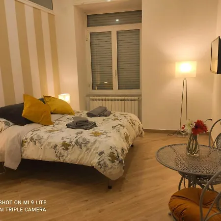 Borgo Di San Gennaro * Napoli